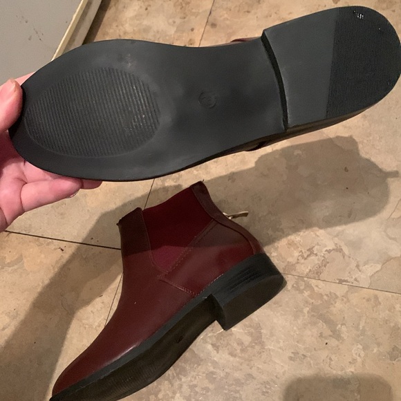 Gorgeous Burgundy Faux Leather Zip Up Heels from Wanted SZ 6.5 - Picture 9 of 9